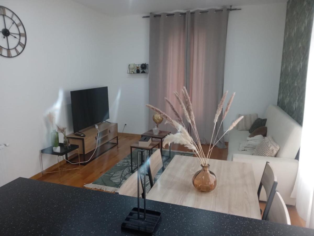 Joli Appartement De Vacances Écouen Kültér fotó