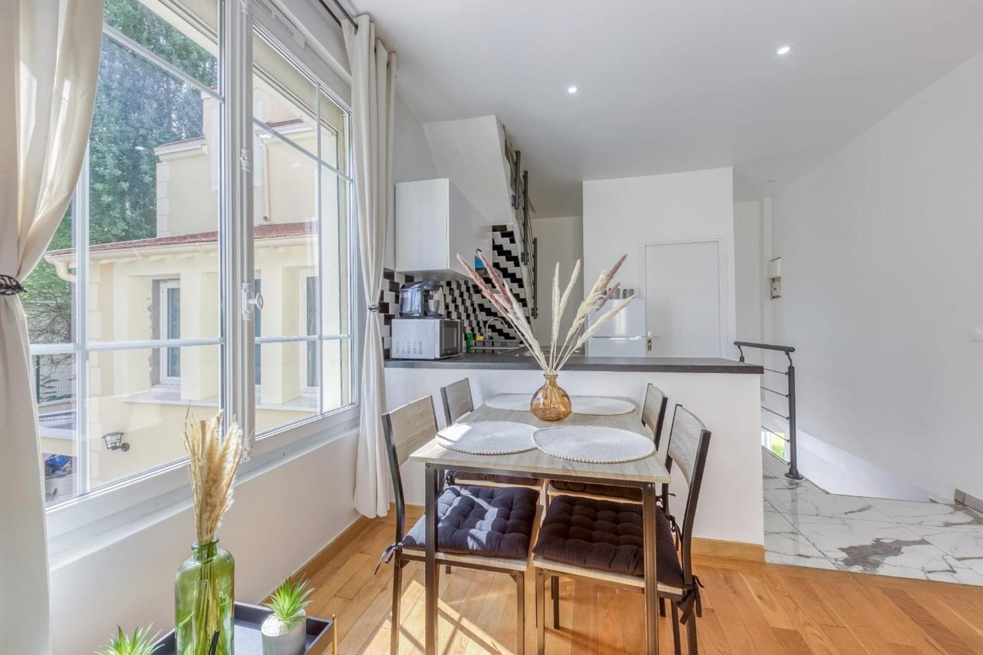 Joli Appartement De Vacances Écouen Kültér fotó